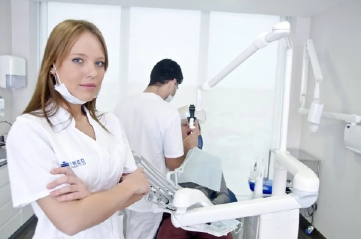 principal-imagenes-ortodoncia-invisible-invisalign-es_grande.jpg