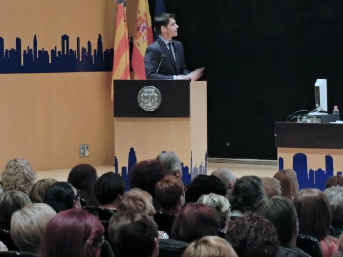 Éxito de la charla sobre reconstrucción mamaria tras el cáncer
