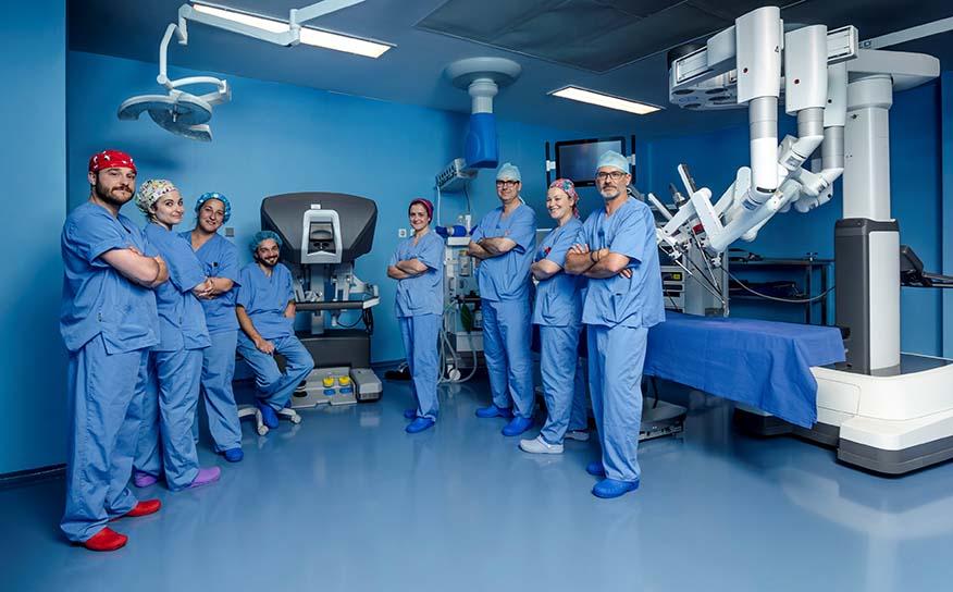 principal-imagenes-equipo-cirugia-robotica-imed-valencia-es.jpg
