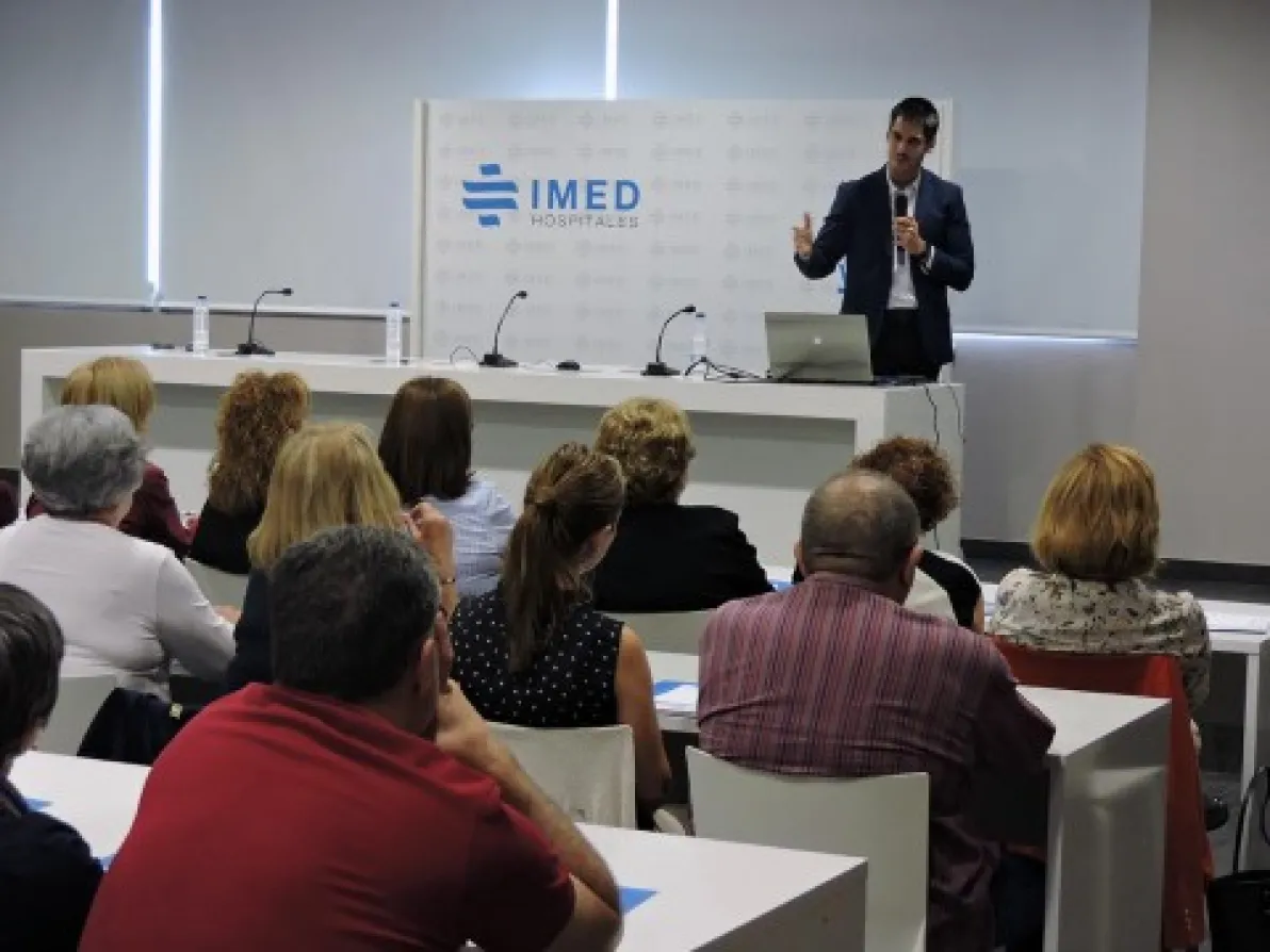 Charla en IMED Elche: “La reconstrucción mamaria tras el cáncer”