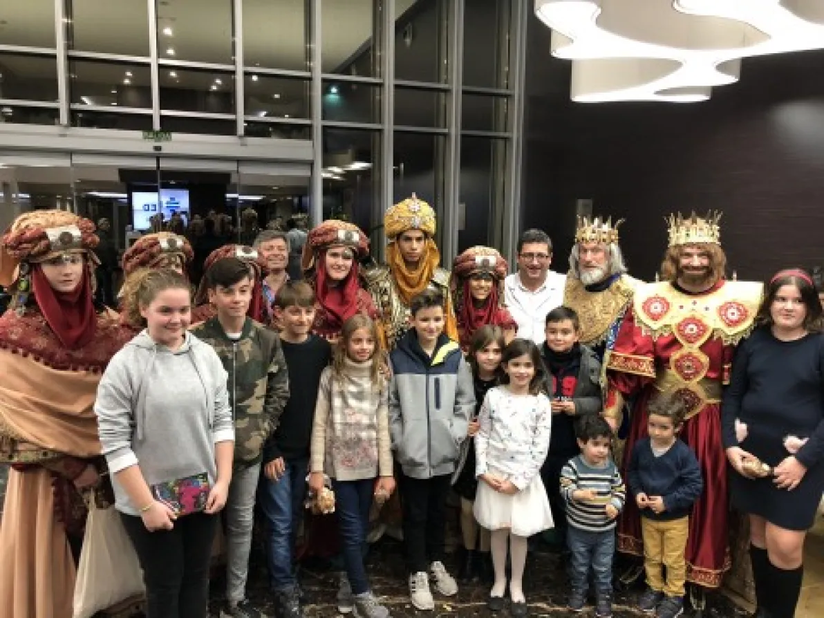 Los Reyes Magos de Oriente llegan al hospital IMED Elche