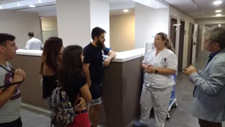 principal-imagenes-visita-del-ivaj-a-imed-hospitales-es_grande.jpg