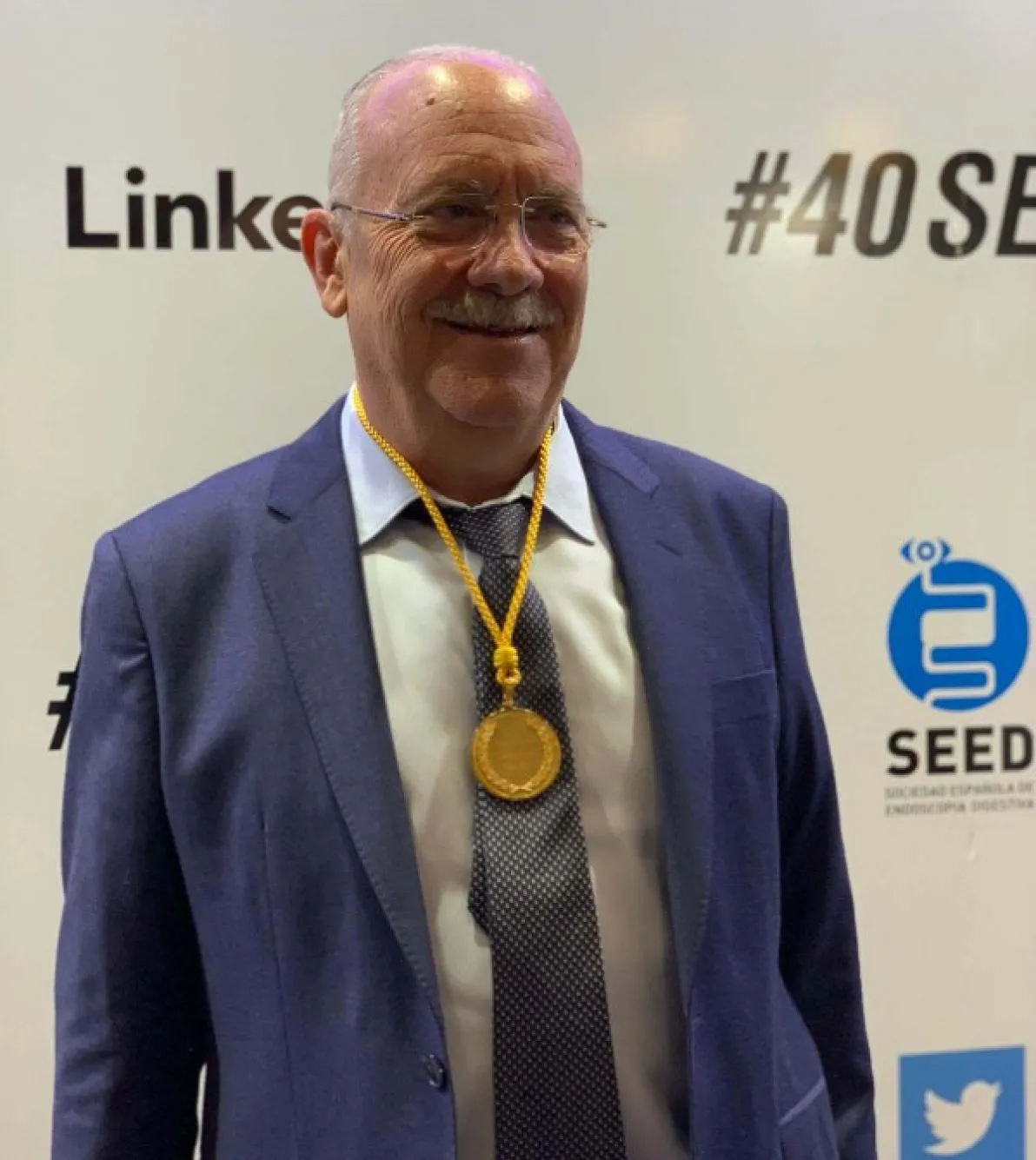 Dr. Juan Antonio Casellas får SEED gullmedaljen