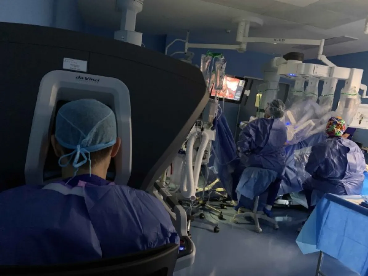 IMED Valencia único hospital privado de la Comunitat en aplicar la cirugía robótica al tratamiento del cáncer ginecológico