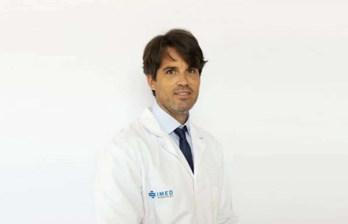 El Dr. Manuel Segura realiza una publicación sobre cirugía de hernia discal