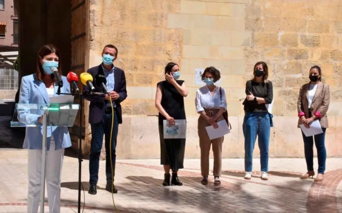 El Ayuntamiento de Elche rinde homenaje a los profesionales sanitarios en el Día Internacional de la Enfermería