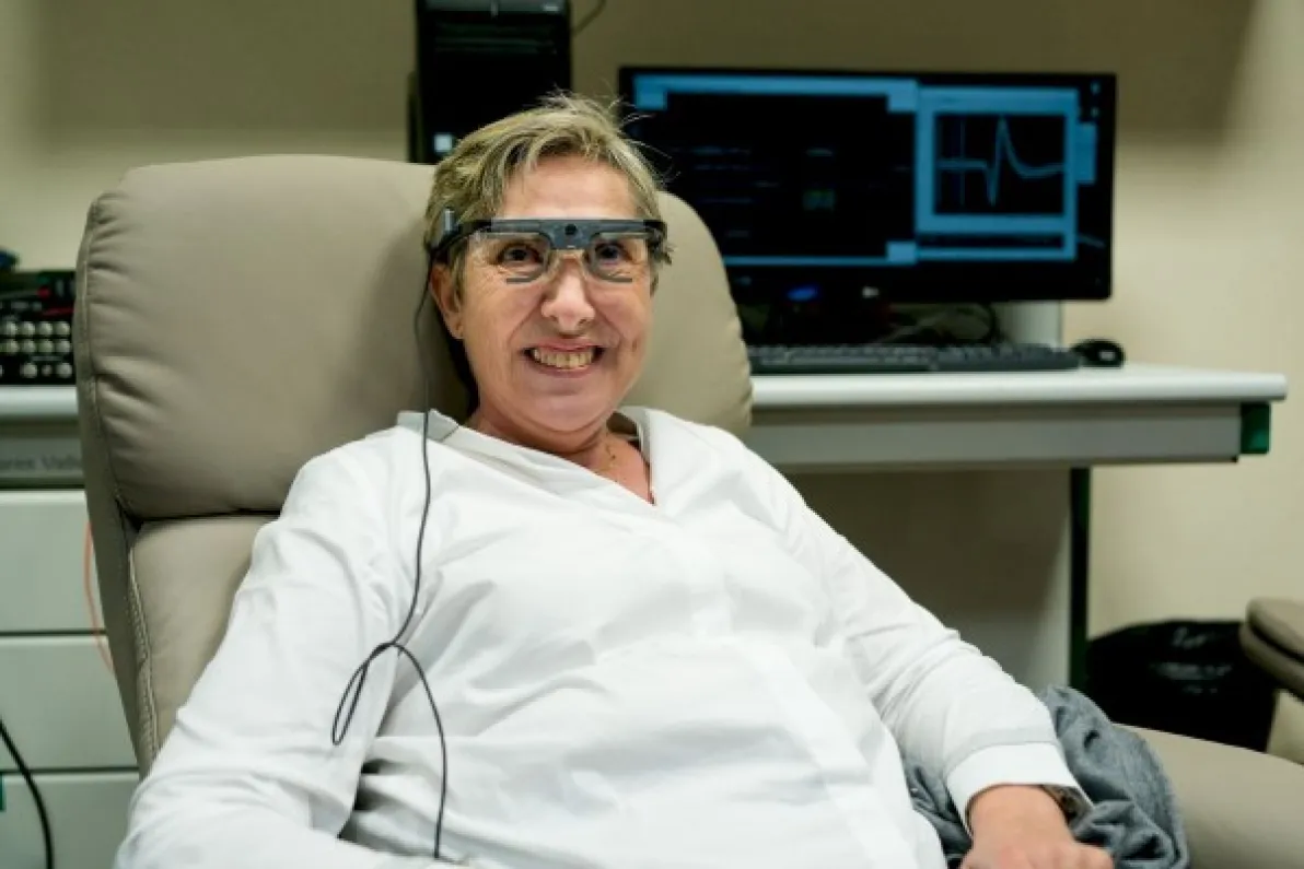 IMED colabora con la UMH en un proyecto que logra estimular la visión en una persona ciega