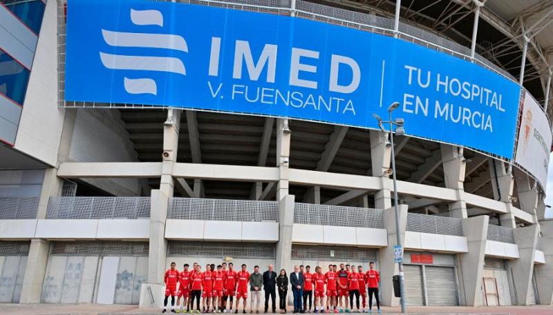 Lona en el estadio Enrique Roca del Real Murcia CF