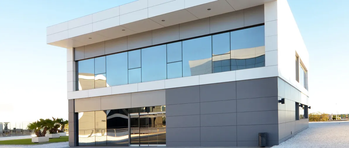 IMED Elche amplía su capacidad asistencial con la apertura del edificio ‘Isla’ con 14 nuevas consultas externas