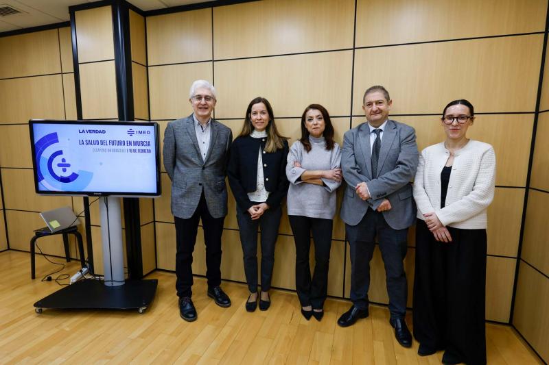 mesa-redonda-la-verdad1.jpg Mesa Redonda diario La Verdad