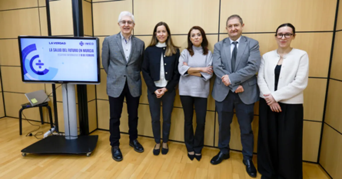 Médicos de IMED V. Fuensanta se reúnen con el diario La Verdad para hablar del futuro de la salud en la región de Murcia