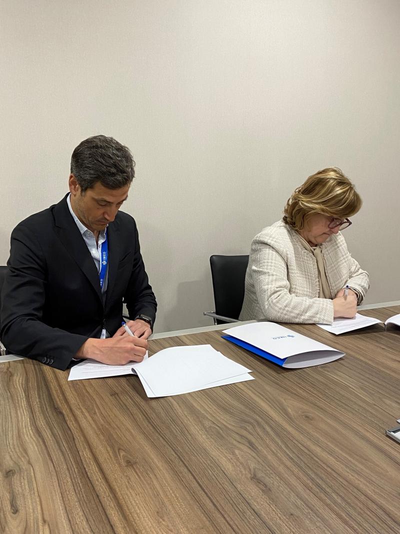 Imagen Firma convenio.jpg Firma convenio