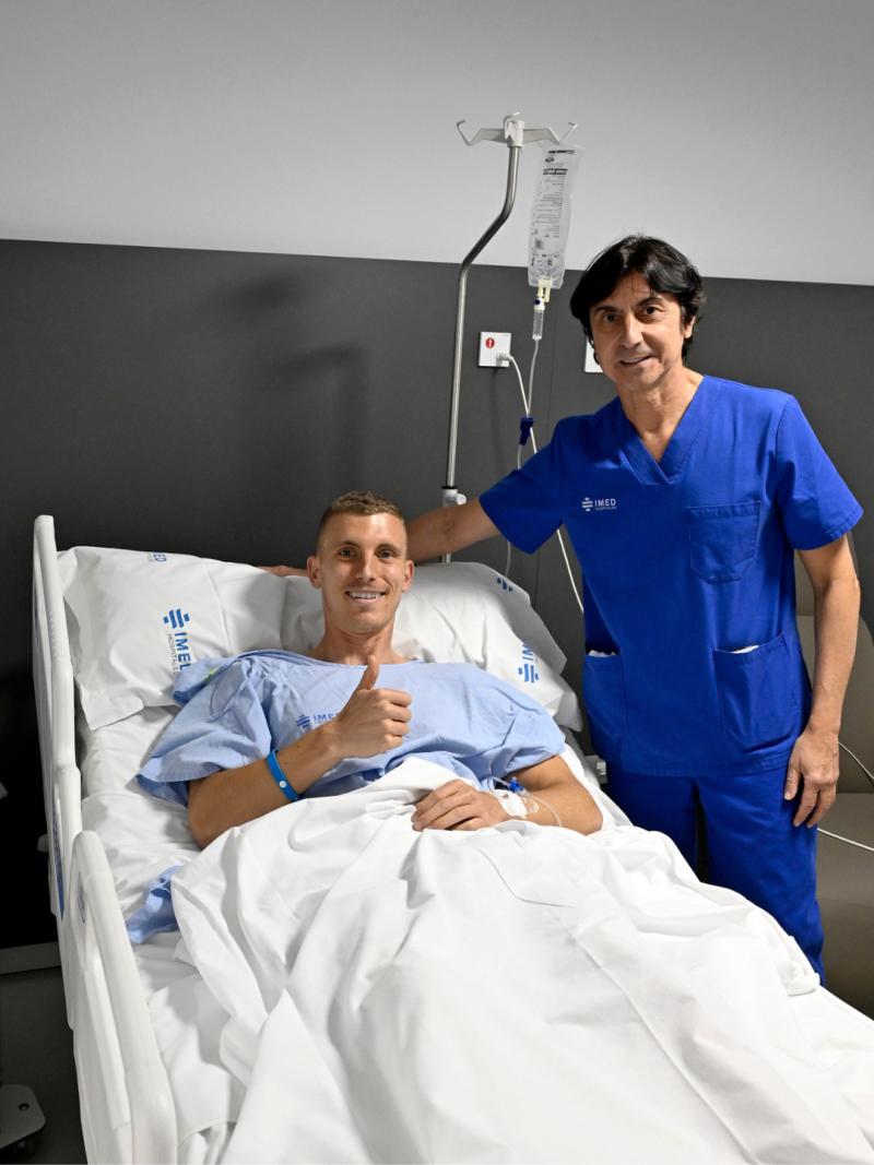 Alberto González - IMED Virgen de la Fuensanta.png Alberto González hospitalizado en IMED Virgen de la Fuensanta