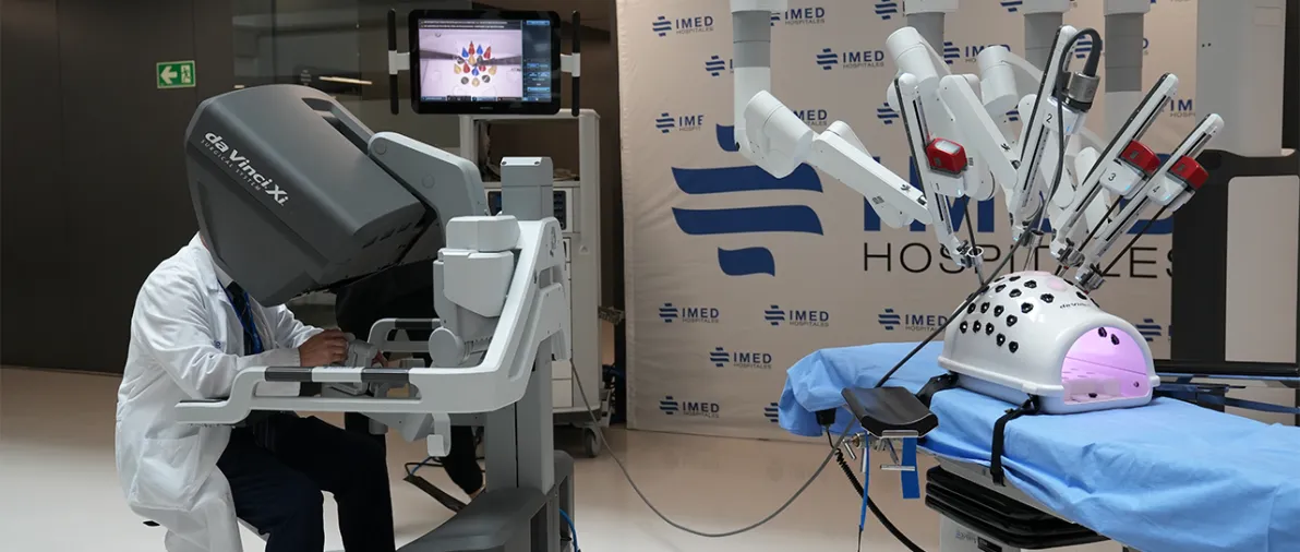El Dr. Pablo del Pozo explica las ventajas de la cirugía robótica con el sistema Da Vinci en IMED Virgen de la Fuensanta