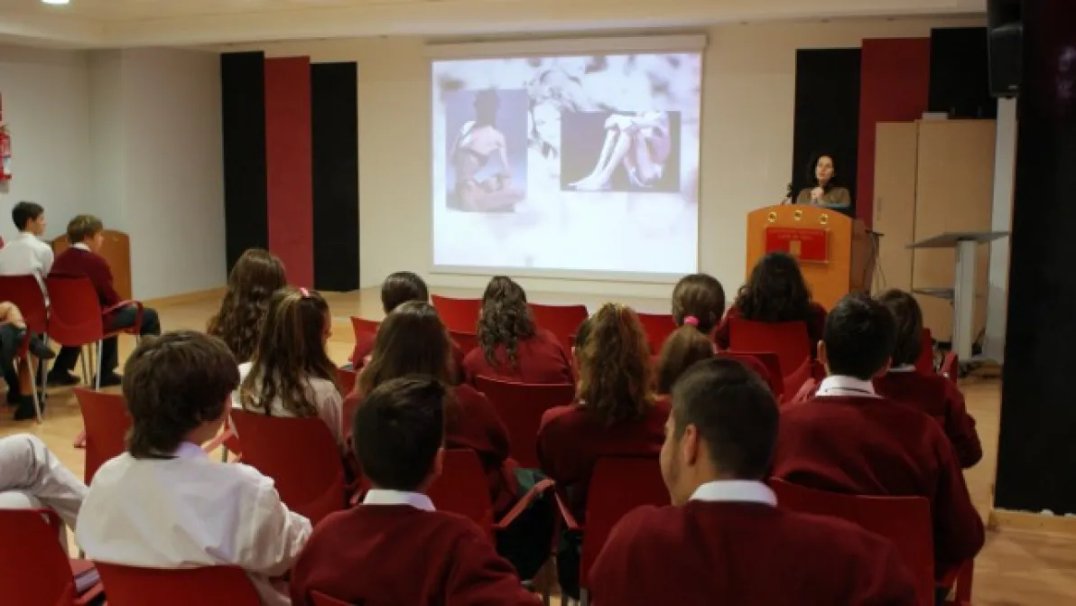 Charla sobre “Conductas de Riesgo” para jóvenes en el Colegio Lope de Vega