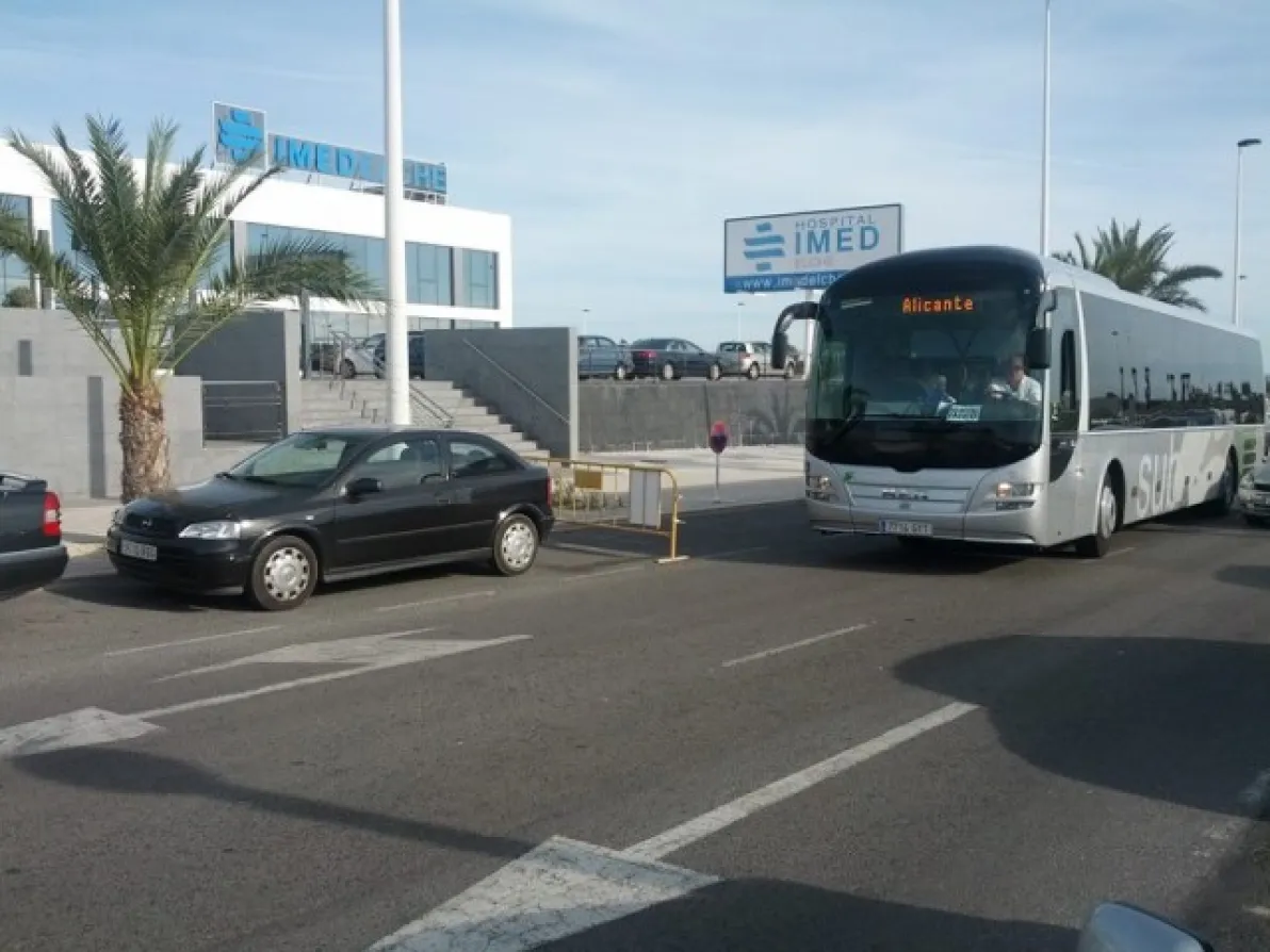 El Hospital IMED ya está conectado con Alicante, Elche y Crevillente por autobús