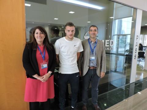 principal-imagenes-jamie-vardy-visita-imed-es_grande.jpg