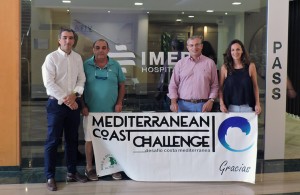 Francisco Bolo Ausias y Laura Lanuza Alonso junto al equipo de IMED Hospitales