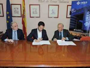 Club de Tenis firma