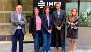 Representantes de IMED Hospitales y la asociación AmarCura