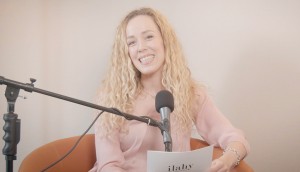 Paula Dalli, presentadora del podcast de ilahy